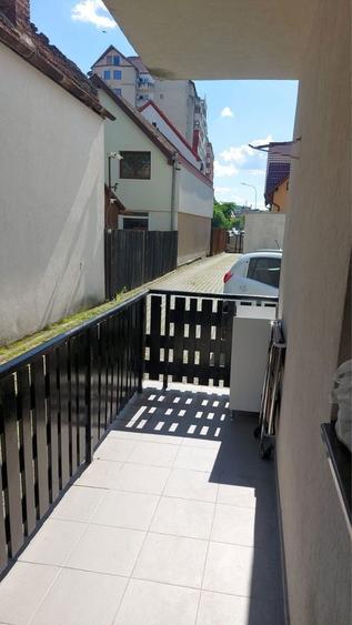 Vand apartament 3 camere zona Mihai Viteazul Brasov - 2