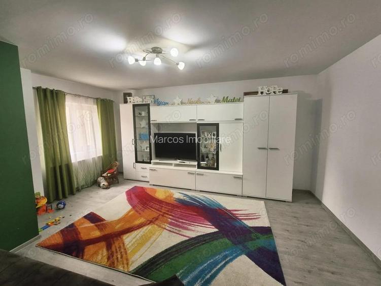 Vand apartament 3 camere Piata Sud