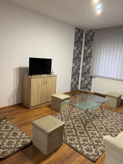Inchiriez apartament 3 camere - 1