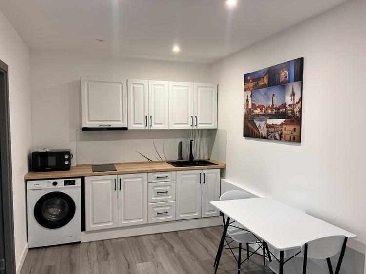 garsoniera lux  tip studio ultracentral aproape de Spital - 4