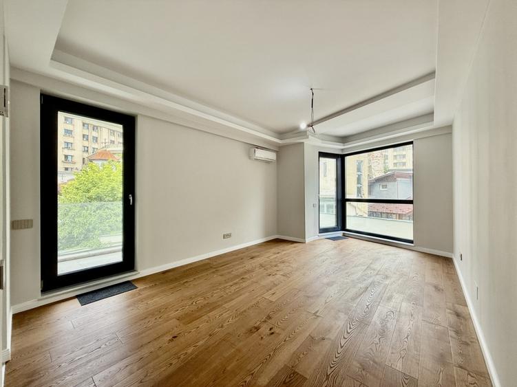 Unirii, Palatul Parlamentului, Mitropolie - 8