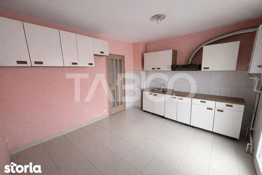 Strand etaj 1 Apartament decomandat 50 mpu balcon pivnita - 14