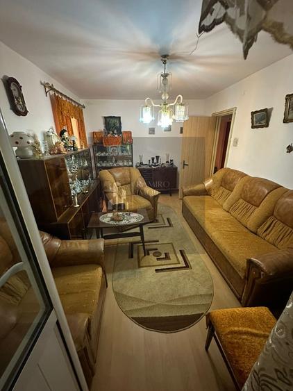 Apartament 3 camere Piata Progresul /etaj 2 - 10