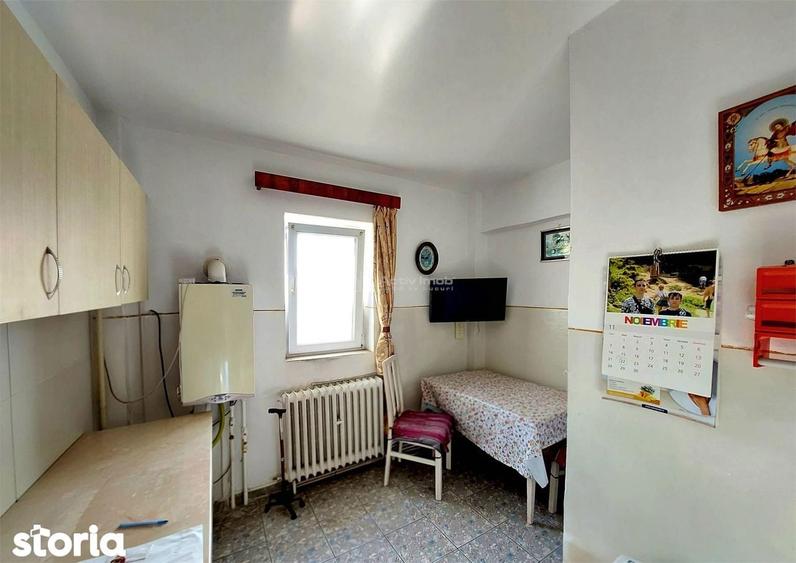 3 camere,decomandat, CENTRU - Str. Victoriei, etaj 3 - 14