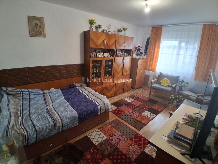 CANTA PROFI 2 CAMERE DECOMANDAT 54 MP BLOC 1980   COD 160448