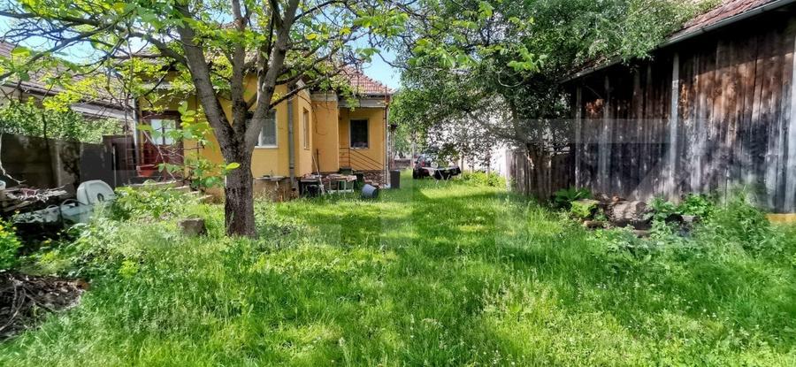Casa renovabila de 127 mp, cu 2100 mp teren, localizata central in Luna de Sus - 1