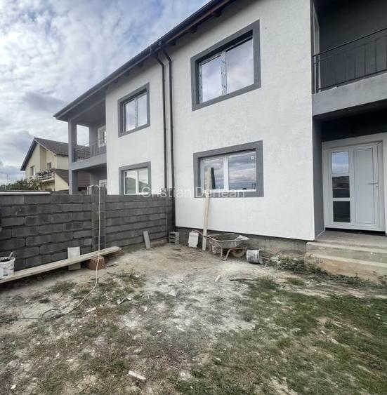 Calea Useni/Mega Image - Duplex cu 4 camere, teren 330 mp, zid dublu despartitor Calea Useni/Mega Image - Duplex cu 4 camere, teren 330 mp, zid dublu despartitor