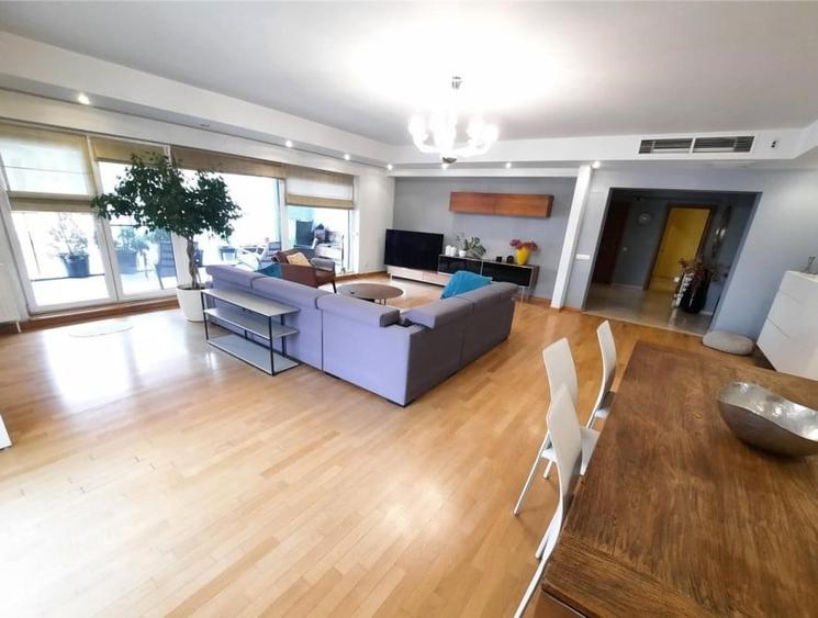 Apartament 4 camere ,200 mp utili,loc parcare, terasa generoasa - 2
