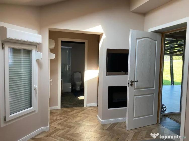 Casă cu 4 camere cu Teren 1200 Mp în Central