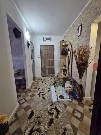 Apartament cu 3 camere foarte aproape de statia de metrou 1 Decembrie 1918 - 21