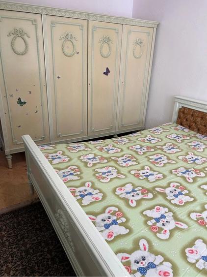 Apartament cu 4 camere semidecomandat în Crângași