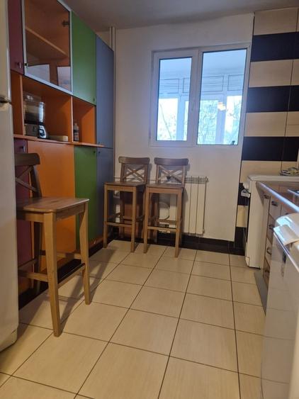 Apartament cu 3 camere decomandat în Ștefan cel Mare