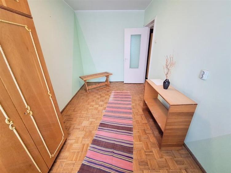 Apartament 3 camere de vanzare  Centru, Str. 9 Mai - 9