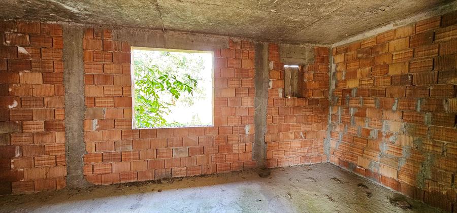 Proprietate la rosu, situata la 15 km de Piatra Neamt - 4