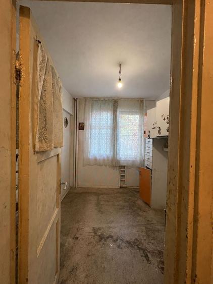 Apartament cu 2 camere semidecomandat în Piața Centrală