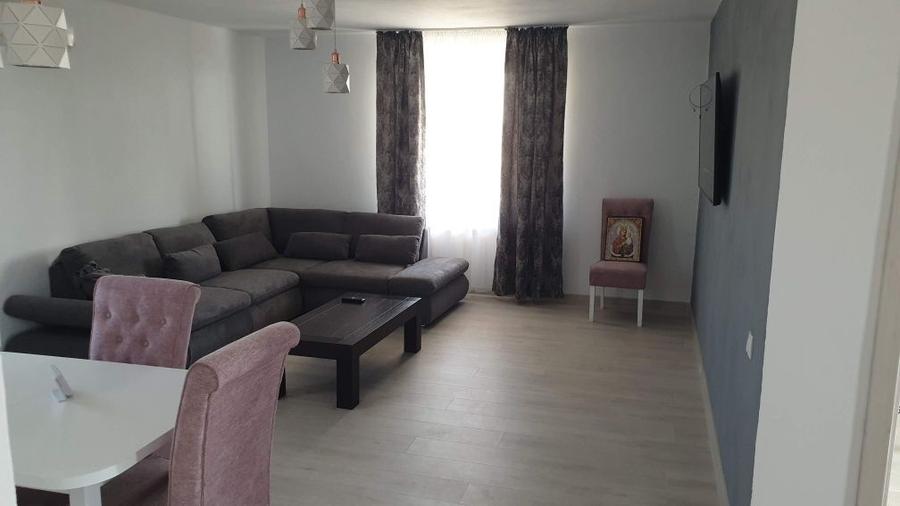 Propietar inchiriez casa complet utilata si mobilata, panouri , robot - 1