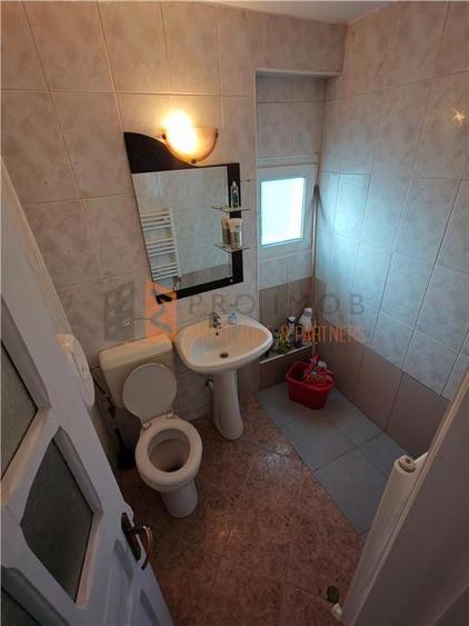 Spatiu comercial si curte privata zona 23 August - 6