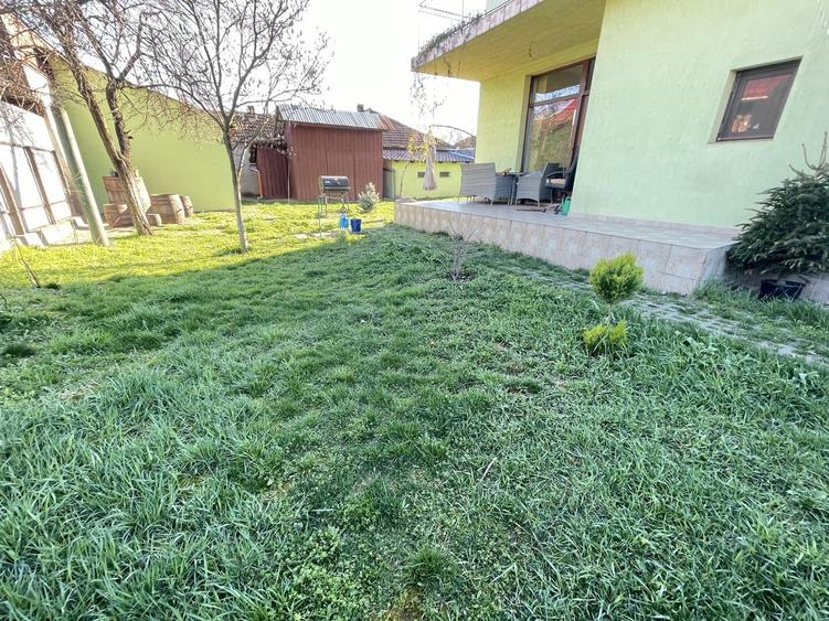 Casa spațioasă  P+1E,526 mp teren-strada liniștită. - 9