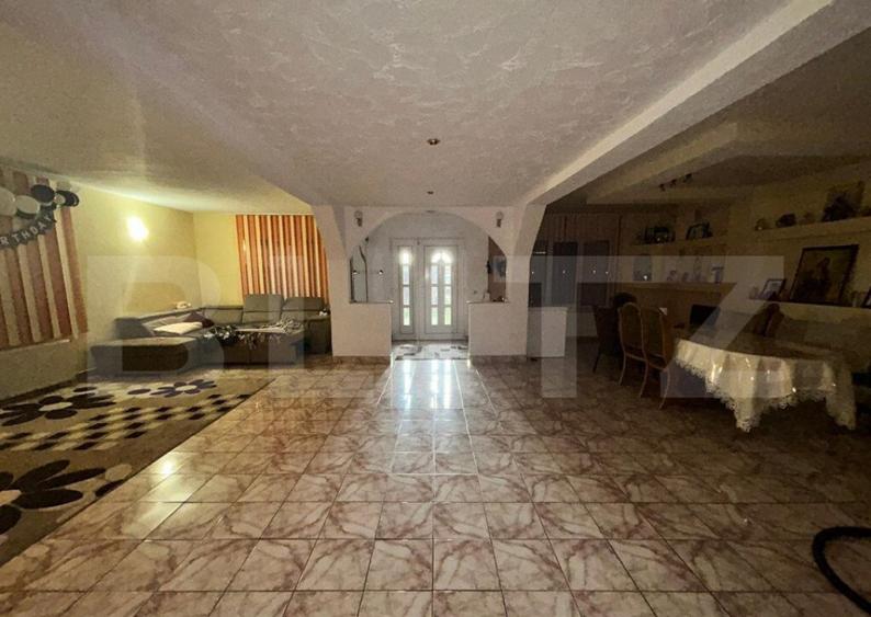 Casa de vanzare , 258.00 utili + 418 teren, zona Closca - 3