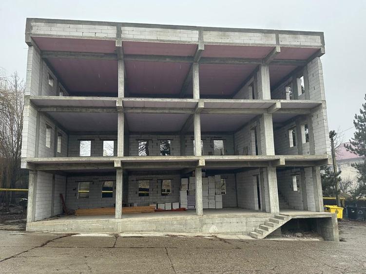 Inchiriez cladire birouri / cabinete medicale / spatii comerciale - 6