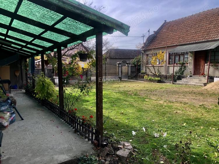 OPORTUNITATE! Casa + teren de vanzare in Sacadat (Bihor)