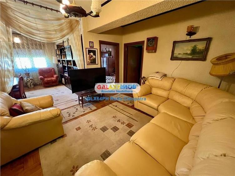 Vanzare apartament 4 camere in Ploiesti, zona ultracentrala Vanzare apartament 4 camere in Ploiesti, zona ultracentrala