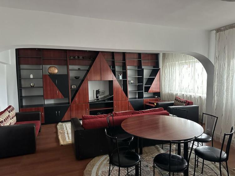 Apartament 4 camere transformat 3 camere ultracentral McDonalds cu loc de parcare - 2