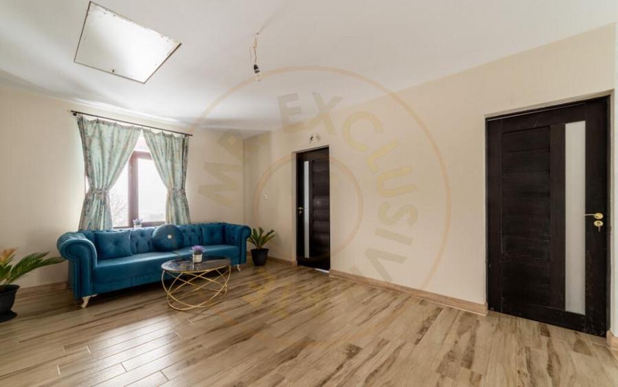 Casa primitoare de inchiriat in Valea Ursului-spa?iu, natu - 2