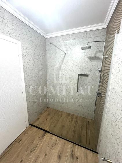Apartament cu 3 camere semidecomandat în Florești