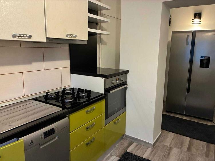 Apartament de vanzare - Zona McDonalds - 2