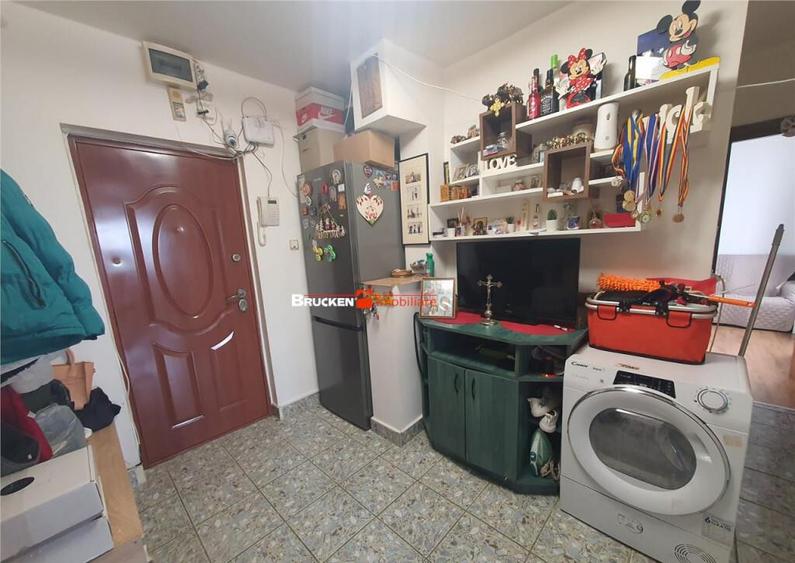 Apartament cu 3 camere de - 5