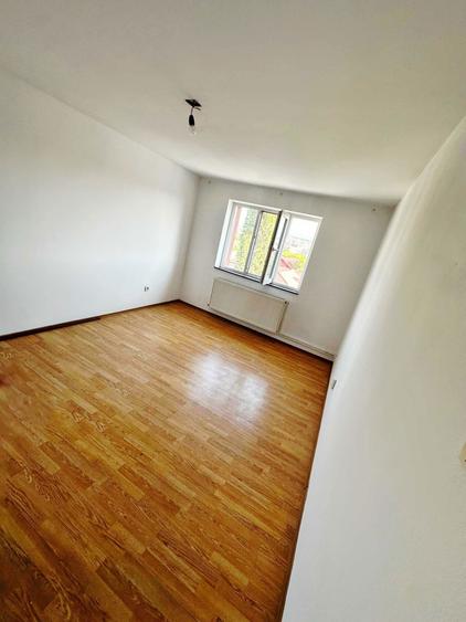 De vanzare apartament 2 camere, decomandat, zona 8 Mai, Tg-Jiu - 8