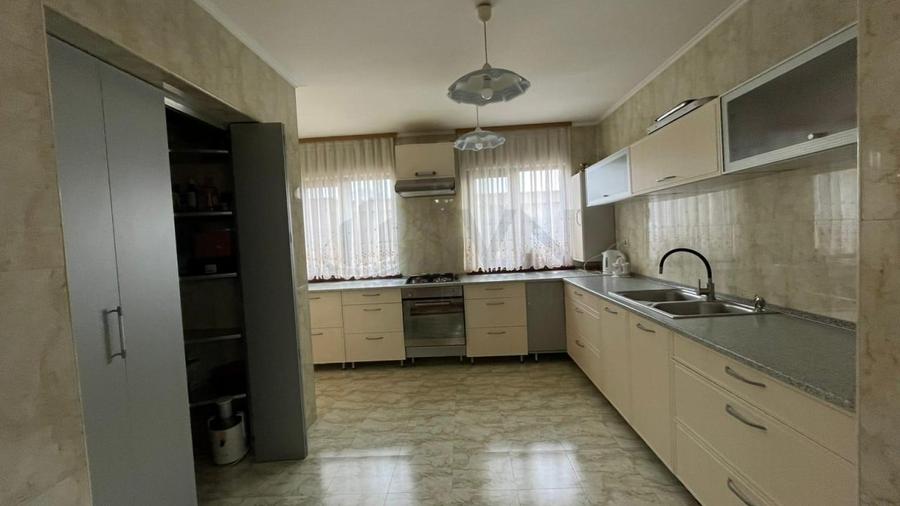 REV2005341 Vila deosebita cu piscina si teren generos Buftea zona exclusivista - 9