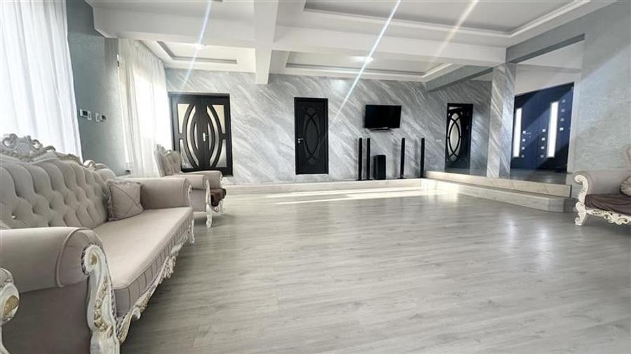 Casa P+1+Pod(M)Foarte Spatioasa, Mobilata si Utilata Complet, Zona Palas - 39