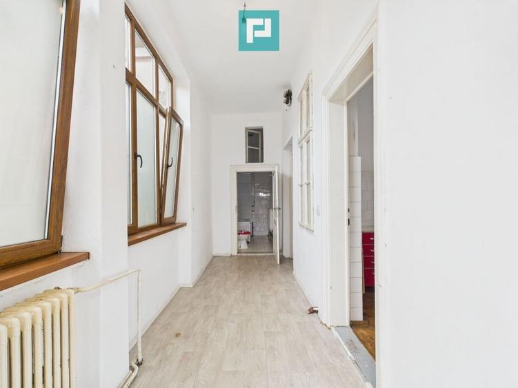 Casă 2 camere + anexe, teren 234 mp. - 4