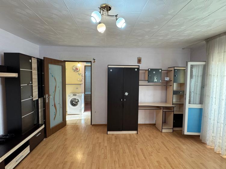 2 cam, 58 mp, etaj 3, zona Zahana - str. Toamnei - 1