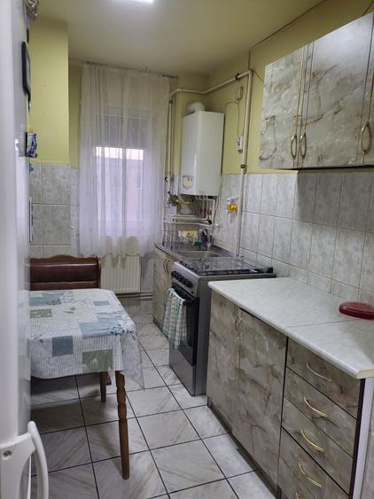 Vand apartament cu 2 camere semidecomandat - 1