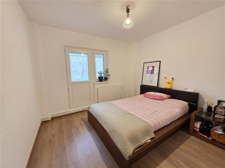 4 camere - centrala termica  -  parcare - Crangasi - 5