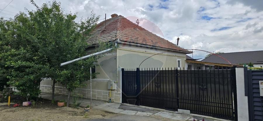 Casă / Vilă de vanzare cu 3 camere central Chisineu Cris - 12