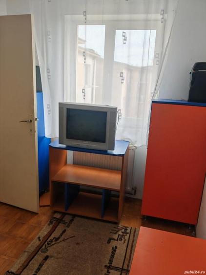 Vand apartament cu 2 camere semidecomandat etaj 4 complect mobilat ?i utilat - 10
