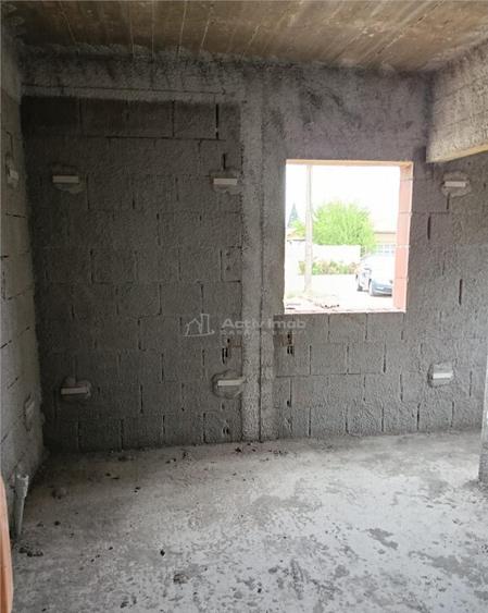 Casa individuala-3 camere-Toate utilitatile-Asfalt-STB-Mutar - 1