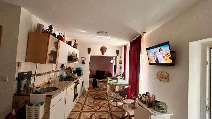 Vand Casa in Boc?a zona centrala - 3