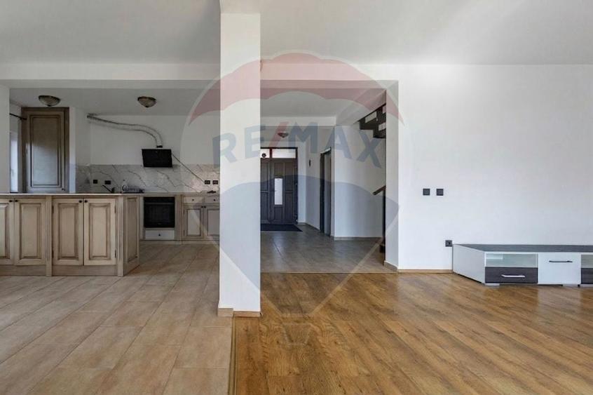 Casă cu 4 dormitoare în Ronaț | 181 mp utili | Garaj | Teren 345 mp - 3