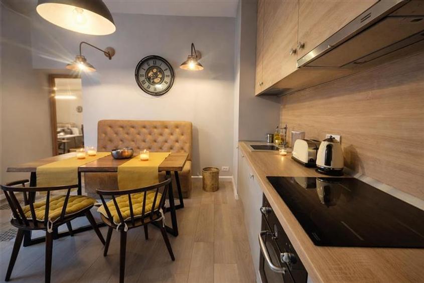 Refugiu urban lux, apartament spectaculos pe aleea pietonala a Postavarului,Cent - 10
