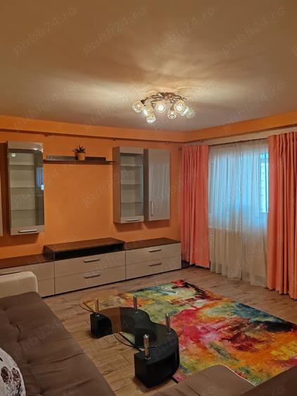 Ofer spre inchiriere apartament cu trei camere confort 1 - 4