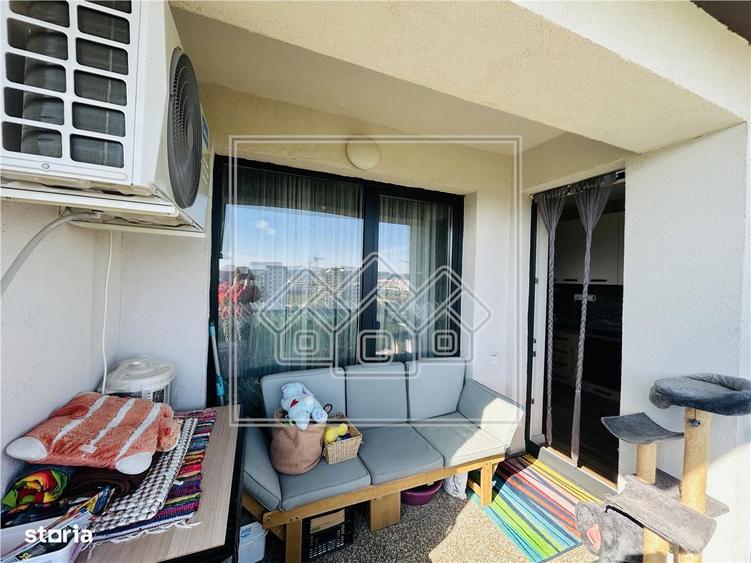 Apartament spatios, 2 bai, balcon mare, loc de parcare inclus - 11