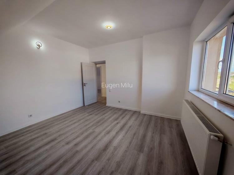 Casa noua, moderna si spatioasa in Craiova - Zona Damila