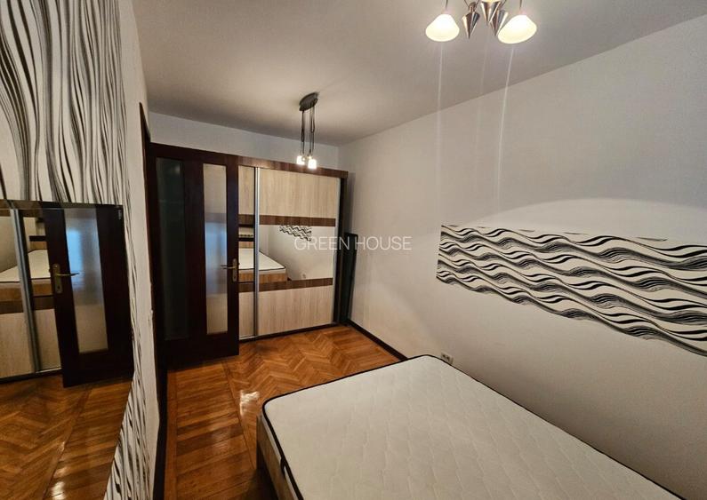 Apartament 3 camere , Bulevardul 1 Decembrie 1918 etaj 2