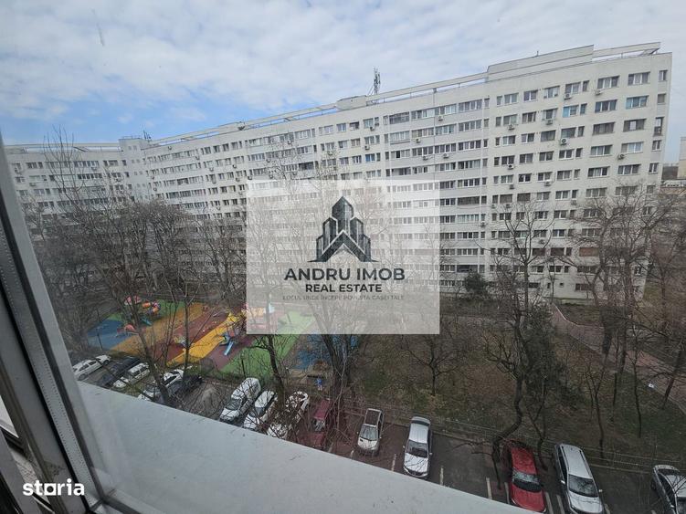 Apartament cu 3 camere semidecomandat în Dristor