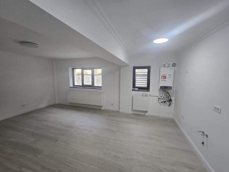 Apartament cu 2 camere semidecomandat în Dămăroaia